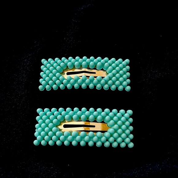 Beaded turquoise snap clips 2pc barrettes - Picture 1 of 3
